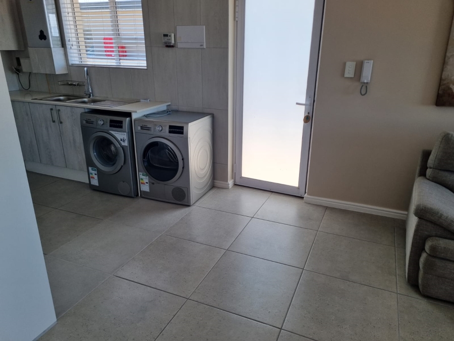 To Let 2 Bedroom Property for Rent in Voorbaai Western Cape